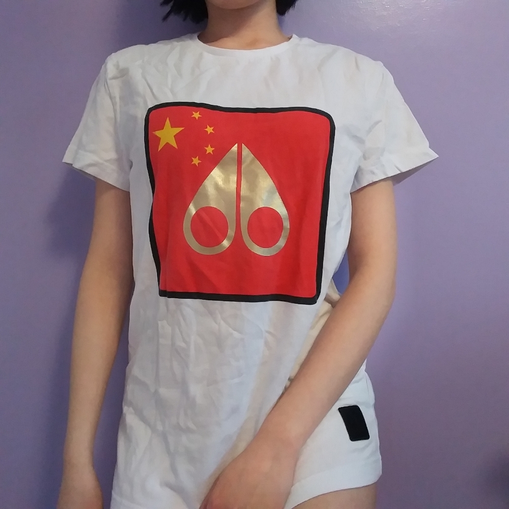 NWOT Moose Knuckles Shanghai Favorite City T-shirt